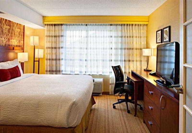 Courtyard By Marriott London Hotel Exterior foto