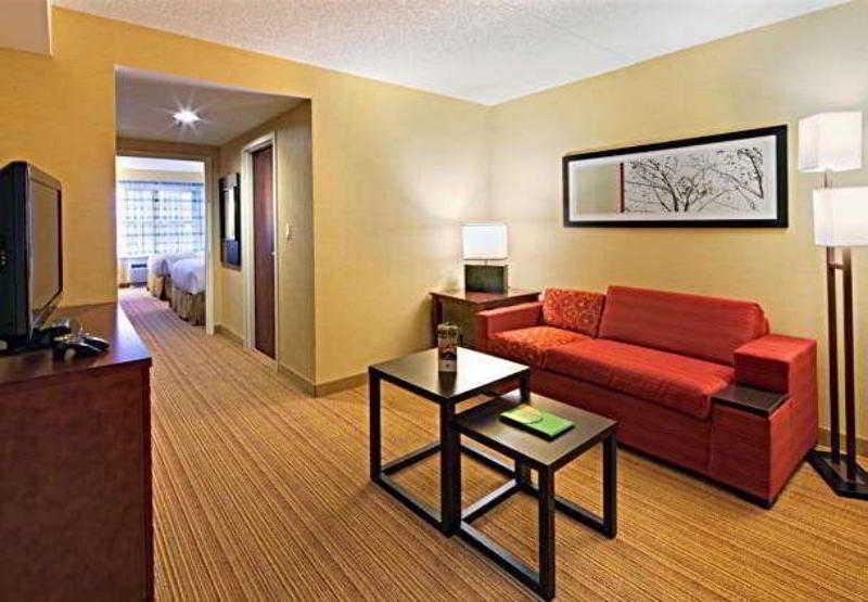 Courtyard By Marriott London Hotel Exterior foto