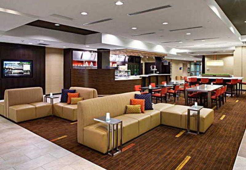 Courtyard By Marriott London Hotel Exterior foto