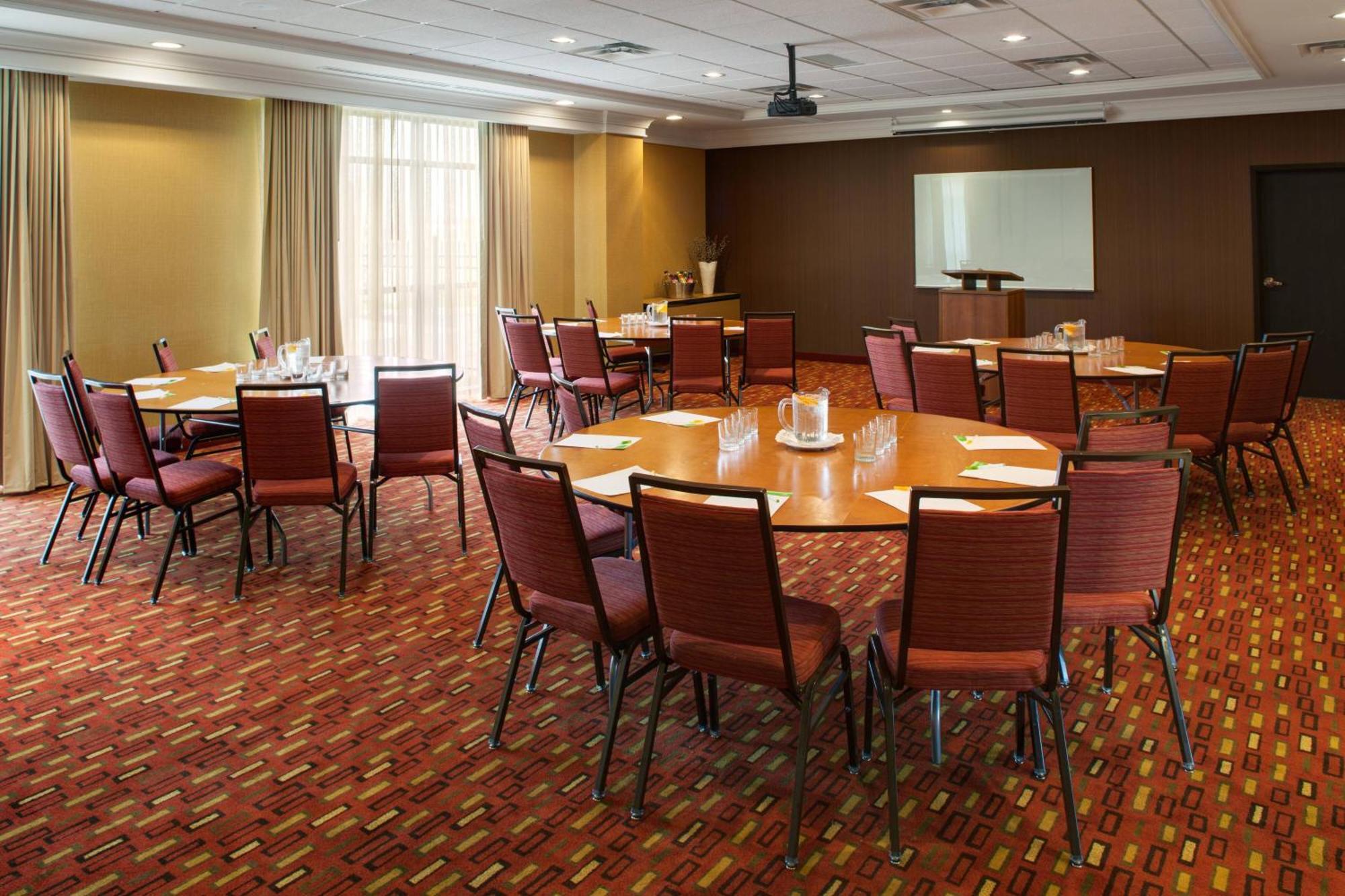 Courtyard By Marriott London Hotel Exterior foto