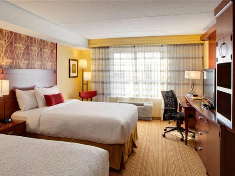 Courtyard By Marriott London Hotel Exterior foto