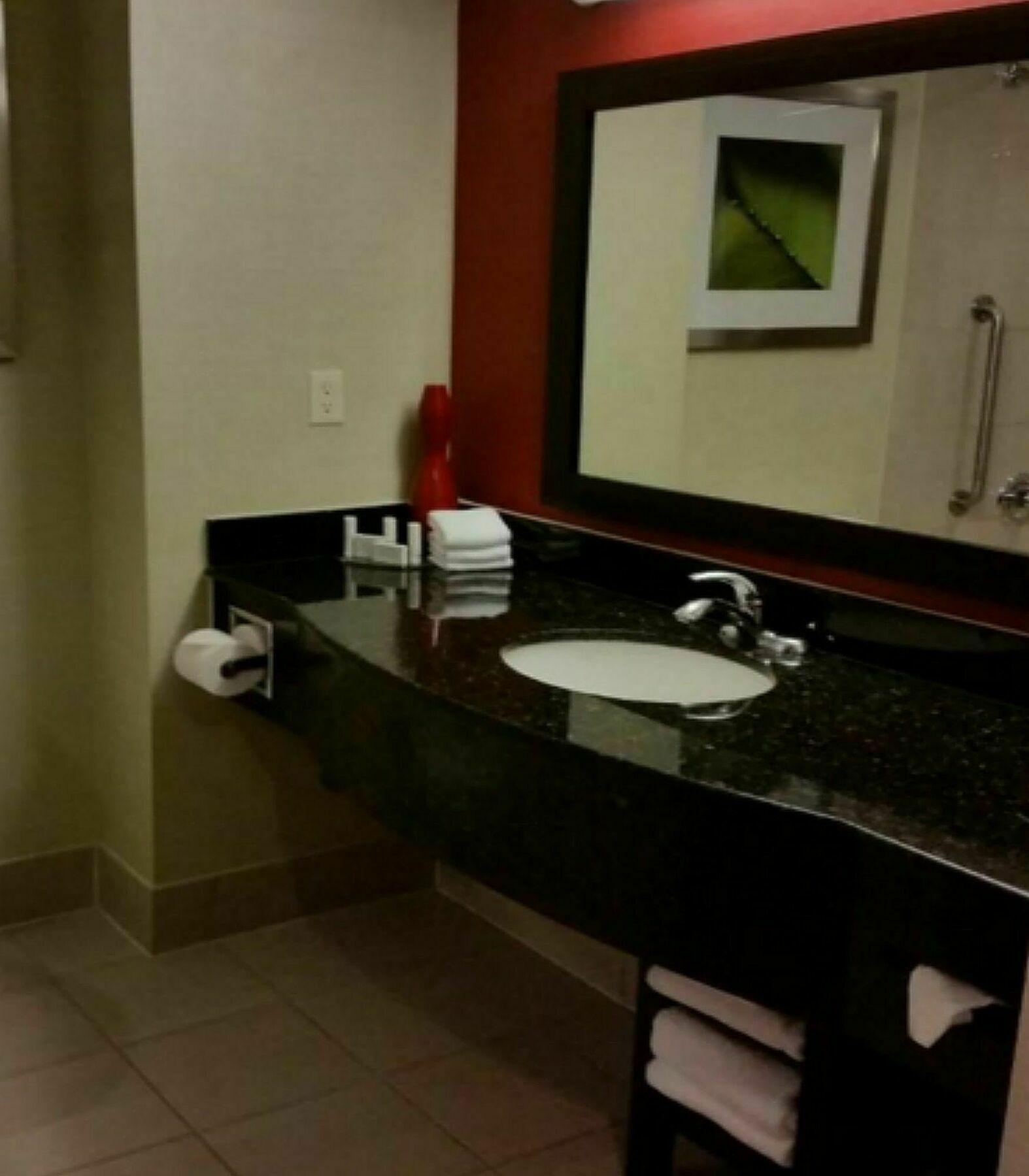 Courtyard By Marriott London Hotel Exterior foto