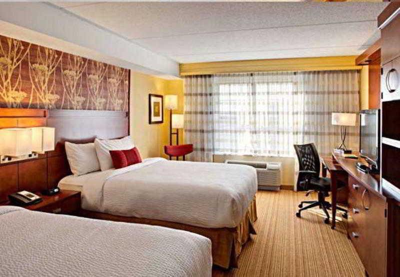 Courtyard By Marriott London Hotel Exterior foto